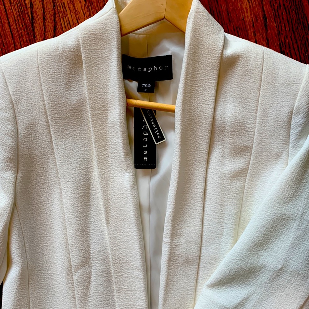 White fitted blazer - Picture 3 of 3